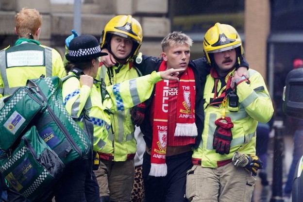 Ufootball_liverpool_car crash