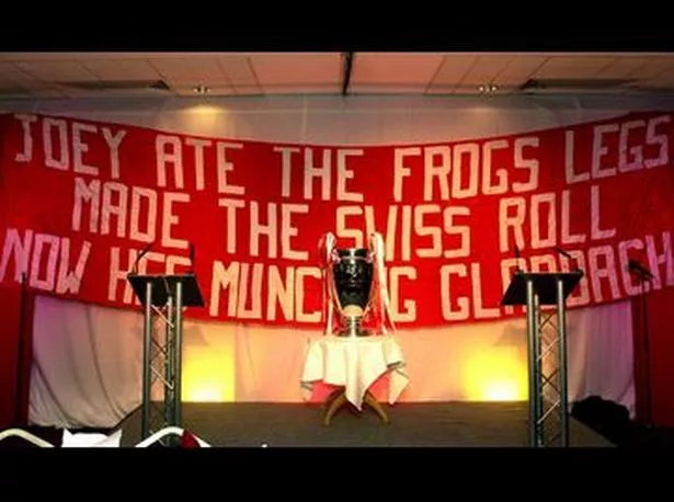 UFOOTBALL LIVERPOOL FAMOUS BANNER