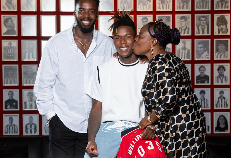 UFOOTBALL NIKO WITH MUM AND BROTHER