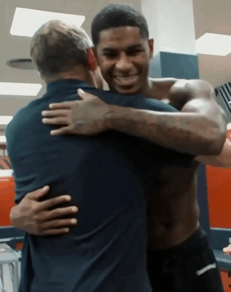 UFOOTBALL RASHFORD HUG BARCA Coach