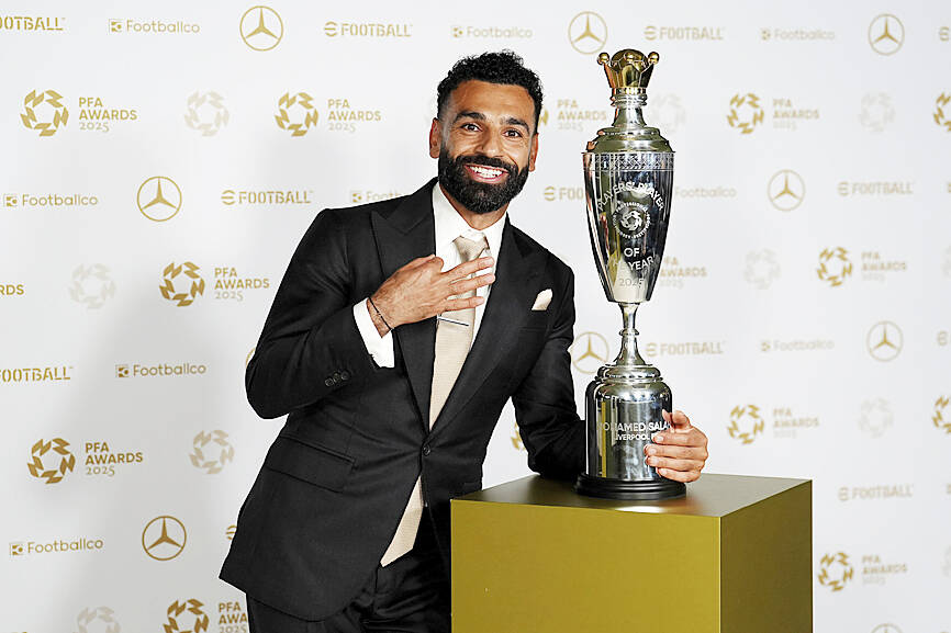 UFOOTBALL MOHAMED SALAH PFA PLAYER OF THE YEAR