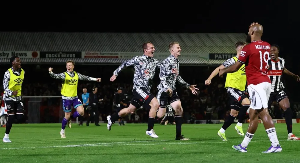 UFOOTBALL Man United Knocked Out by Grimsby