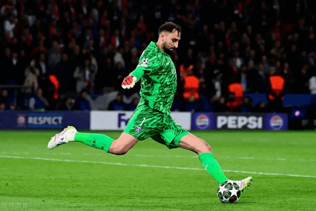UFOOTBALL PSG DONNARUMMA