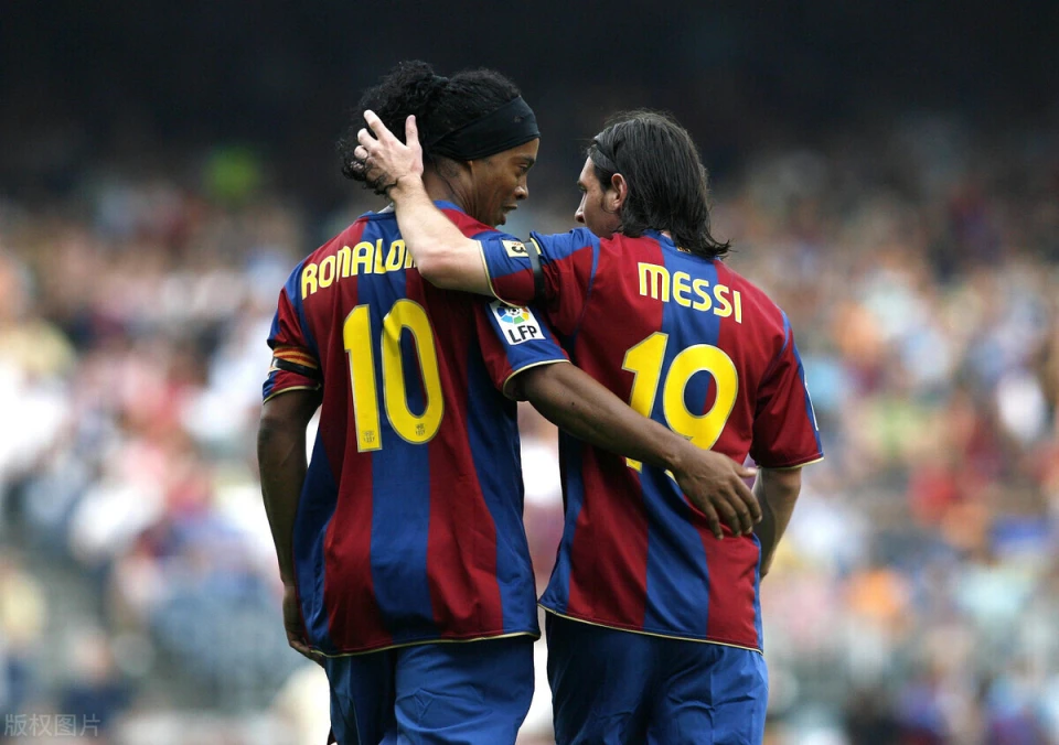 UFOOTBALL RONALDINHO AND MESSI