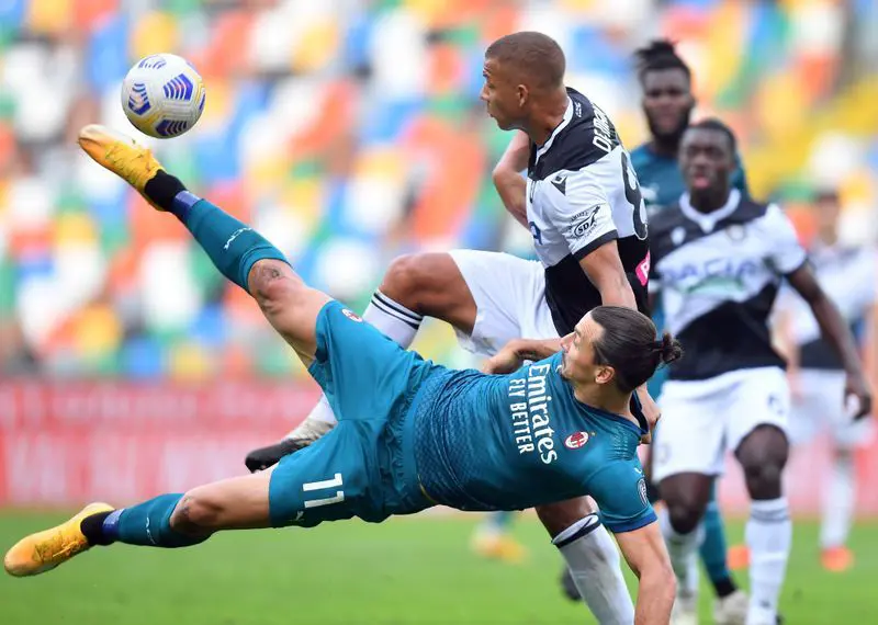UFOOTBALL Zlatan Ibrahimovic play football