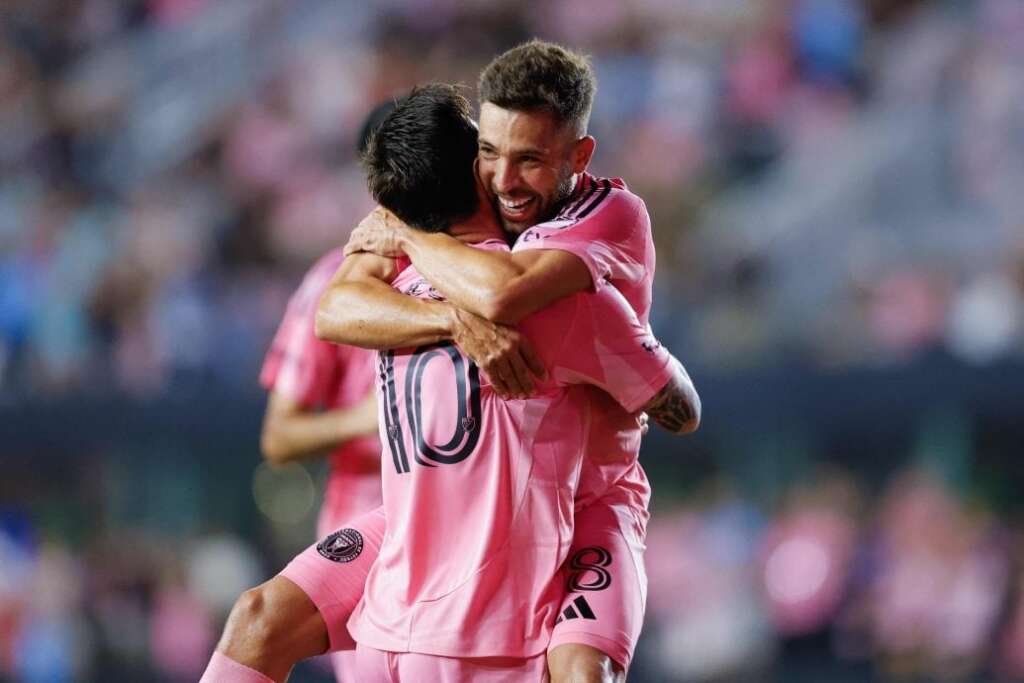 UFOOTBALL Alba with messi