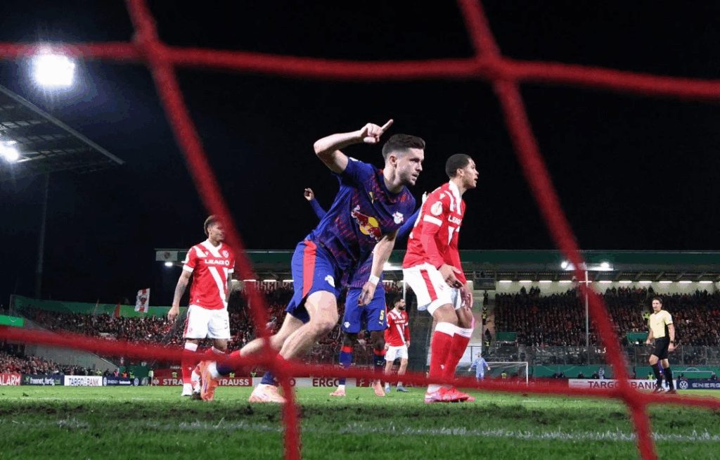 UFOOTBALL 鲍姆加特纳 德国杯