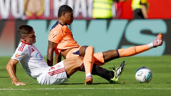 UFOOTBALL Sevilla win Barcelona