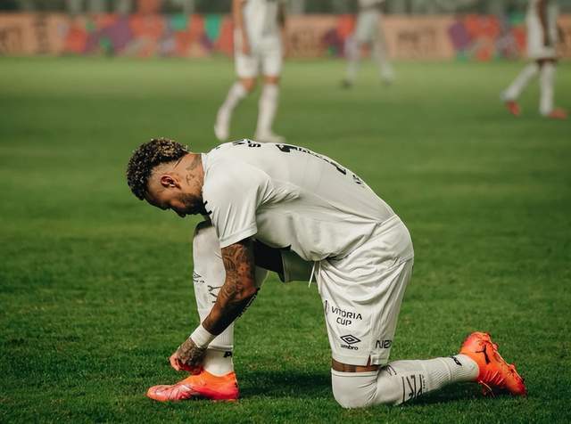 UFOOTBALL Neymar Footballer