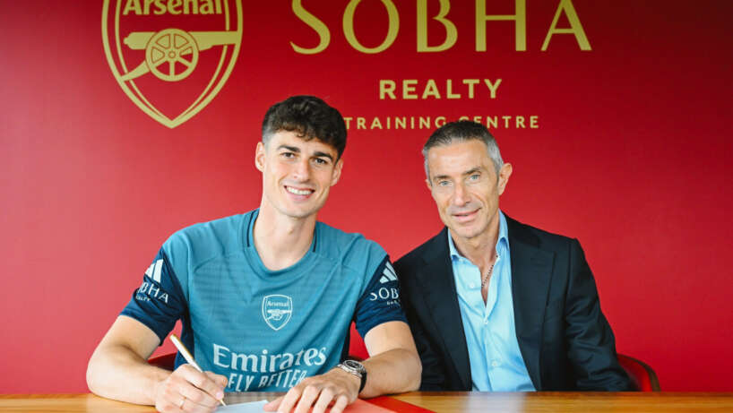 UFOOTBALL_KEPA WITH ARSENAL COACH