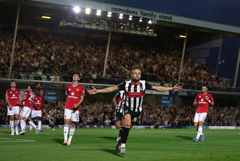 UFOOTBALL Grimsby VS manchester united