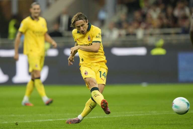 UFOOTBALL AC MILAN MODRIC