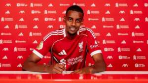 UFOOTBALL ISAK LIVERPOOL