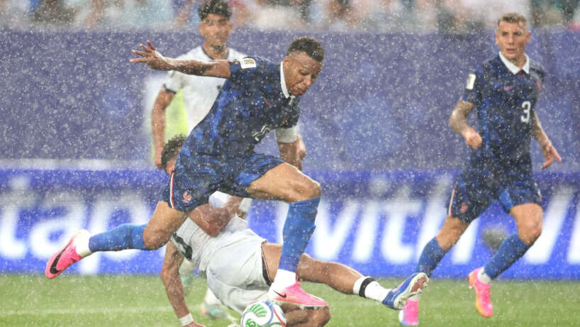 Ufootball France vs Iraq