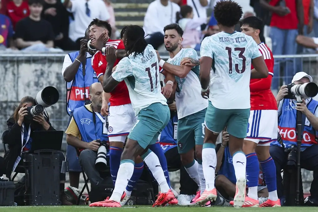 Ufootball Portugal vs Chile 2-1